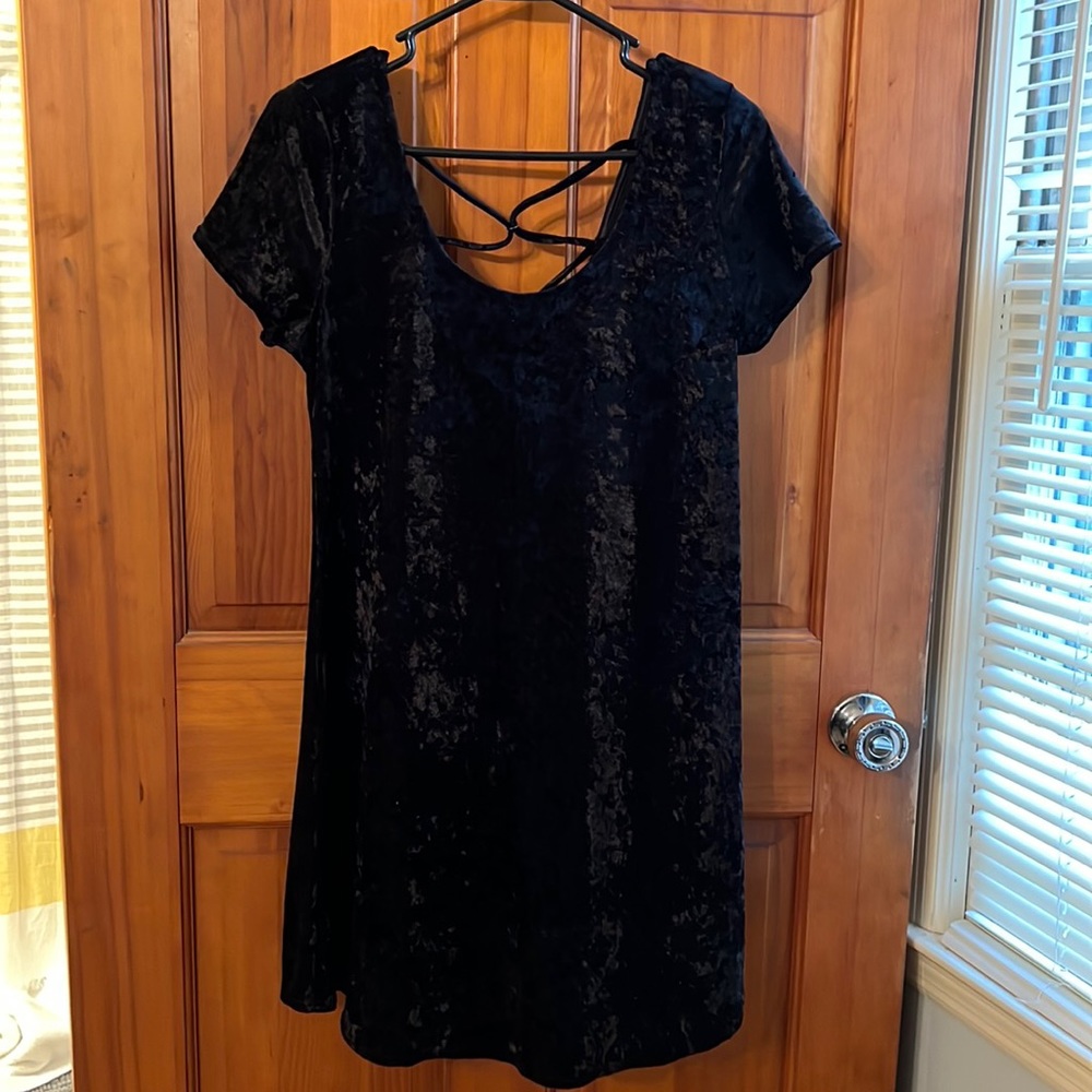 Color Thread black velvet dress large